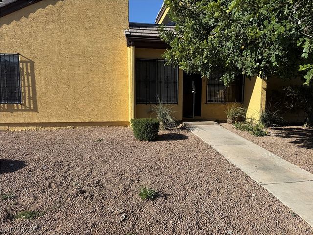 1390 Hialeah Drive A, Las Vegas, NV 89119