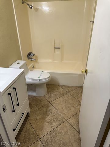 1390 Hialeah Drive A, Las Vegas, NV 89119