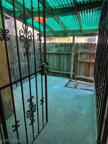 1390 Hialeah Drive A, Las Vegas, NV 89119