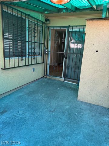 1390 Hialeah Drive A, Las Vegas, NV 89119