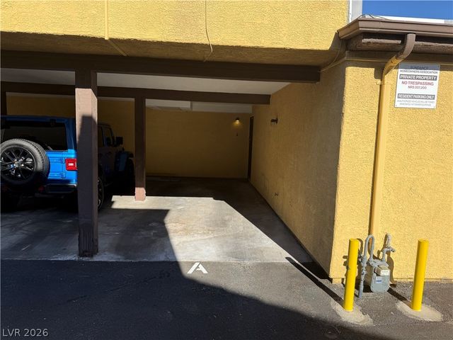 1390 Hialeah Drive A, Las Vegas, NV 89119