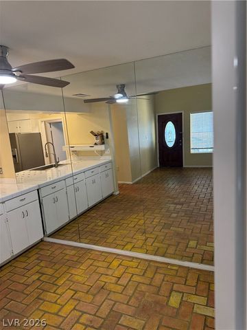 1390 Hialeah Drive A, Las Vegas, NV 89119