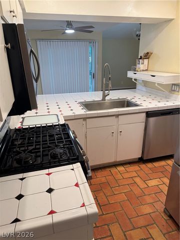 1390 Hialeah Drive A, Las Vegas, NV 89119