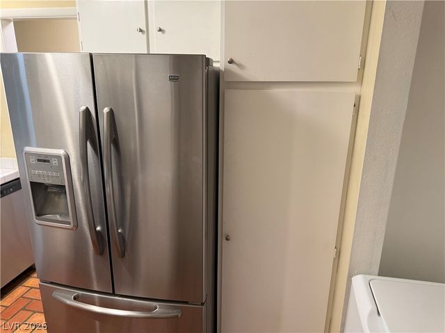 1390 Hialeah Drive A, Las Vegas, NV 89119