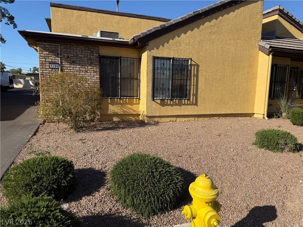 1390 Hialeah Drive A, Las Vegas, NV 89119