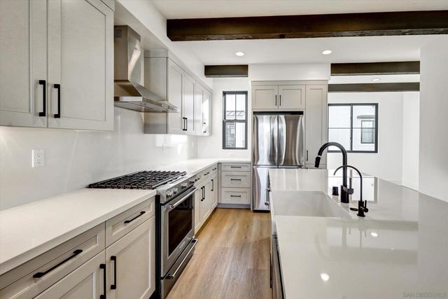 San Remo Pl. 104, Encinitas, CA 92024