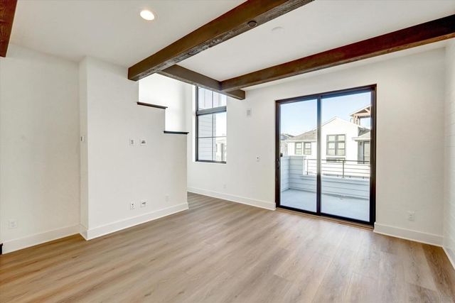 San Remo Pl. 104, Encinitas, CA 92024