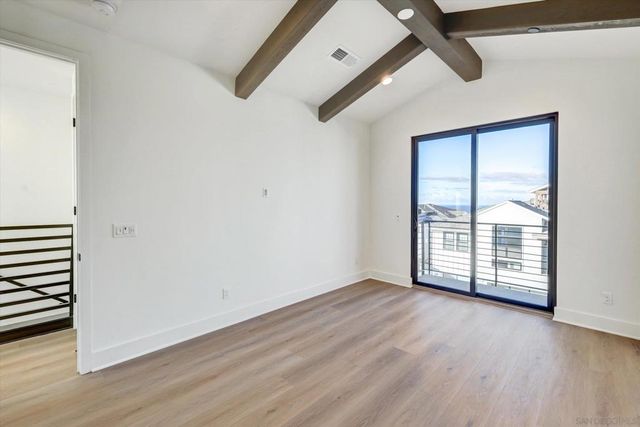 San Remo Pl. 104, Encinitas, CA 92024