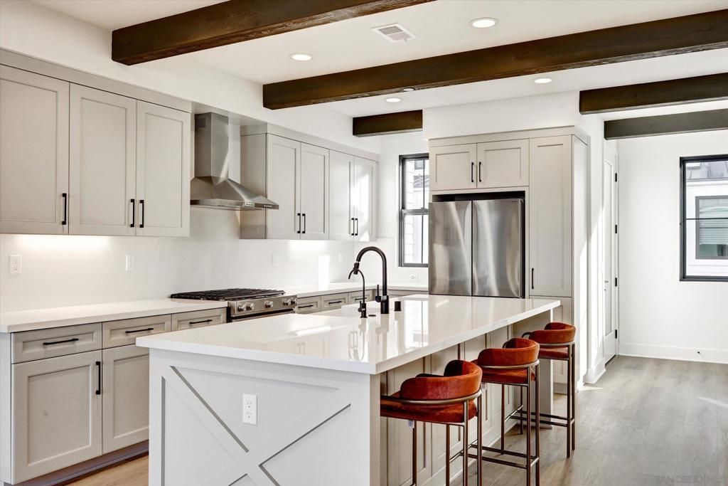 San Remo Pl. 104, Encinitas, CA 92024