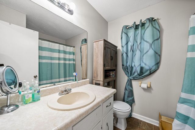 566 Lorie Ln, Clarksville, TN 37042