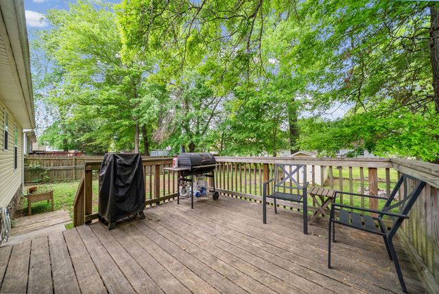 566 Lorie Ln, Clarksville, TN 37042