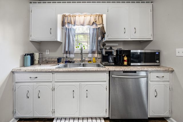 566 Lorie Ln, Clarksville, TN 37042