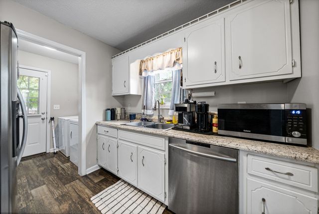 566 Lorie Ln, Clarksville, TN 37042