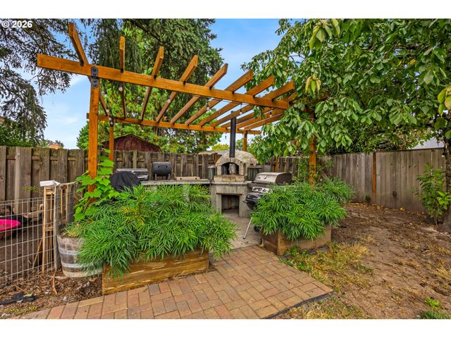 3001 Ne AZALEA St, Hillsboro, OR 97124