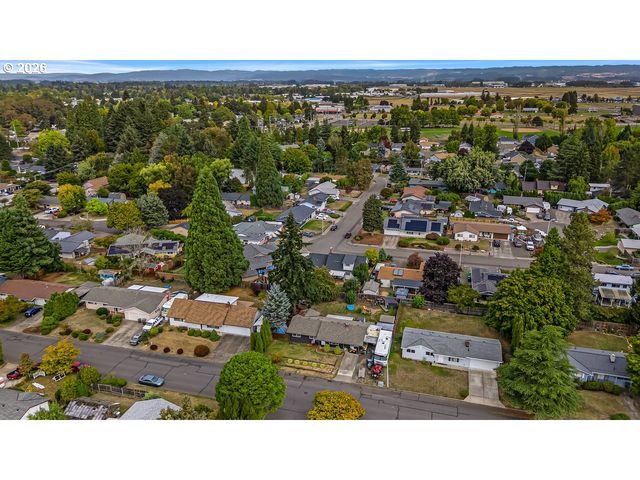 3001 Ne AZALEA St, Hillsboro, OR 97124