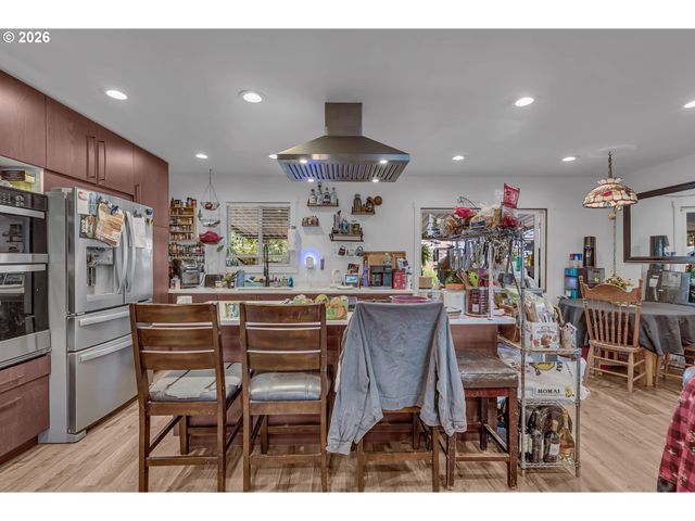 3001 Ne AZALEA St, Hillsboro, OR 97124
