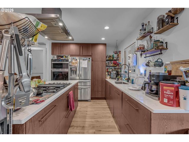 3001 Ne AZALEA St, Hillsboro, OR 97124