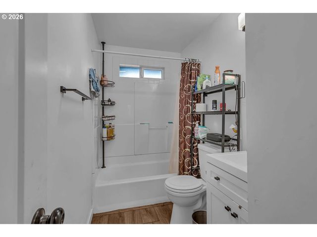 3001 Ne AZALEA St, Hillsboro, OR 97124
