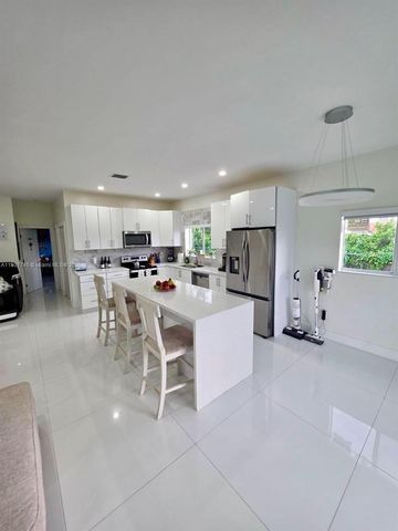 35220 SW 213th Ave, Homestead, FL 33034