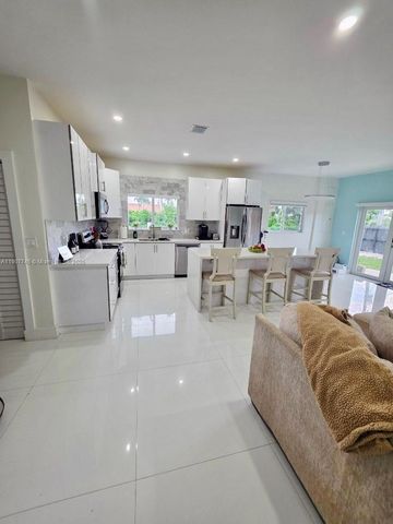 35220 SW 213th Ave, Homestead, FL 33034