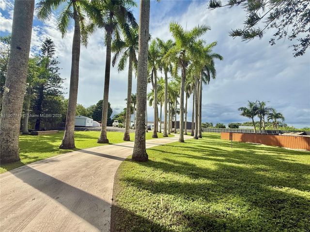 35220 SW 213th Ave, Homestead, FL 33034