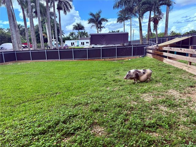 35220 SW 213th Ave, Homestead, FL 33034