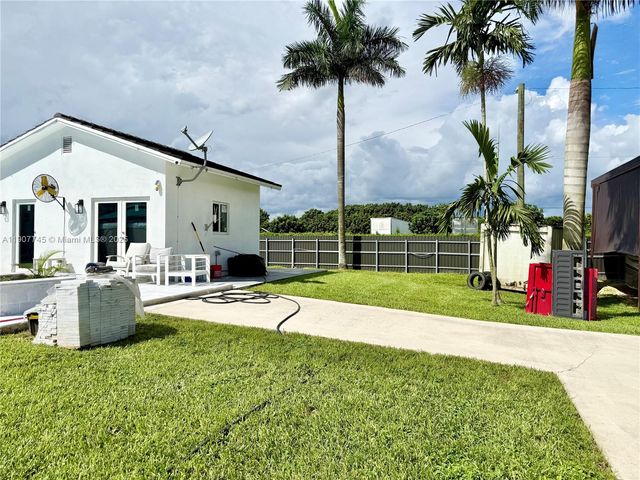 35220 SW 213th Ave, Homestead, FL 33034