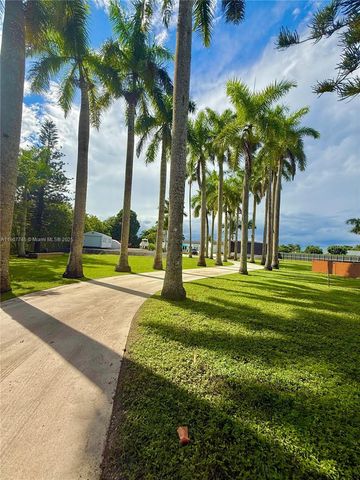 35220 SW 213th Ave, Homestead, FL 33034