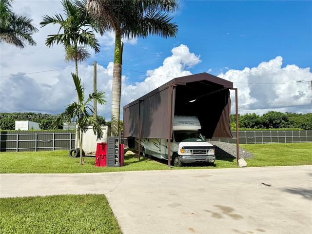 35220 SW 213th Ave, Homestead, FL 33034