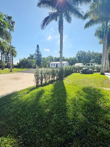 35220 SW 213th Ave, Homestead, FL 33034