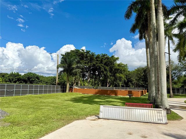 35220 SW 213th Ave, Homestead, FL 33034