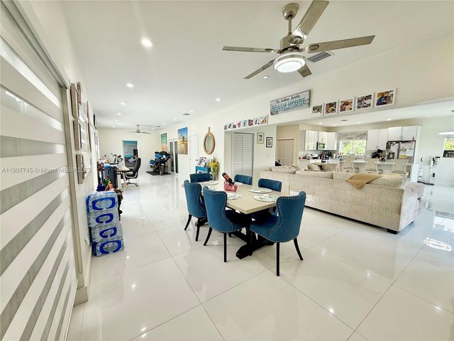 35220 SW 213th Ave, Homestead, FL 33034