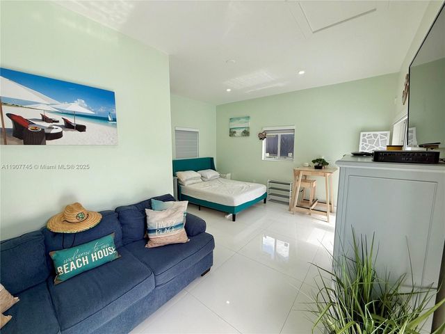 35220 SW 213th Ave, Homestead, FL 33034