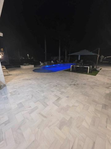 35220 SW 213th Ave, Homestead, FL 33034