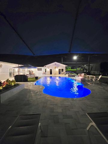 35220 SW 213th Ave, Homestead, FL 33034