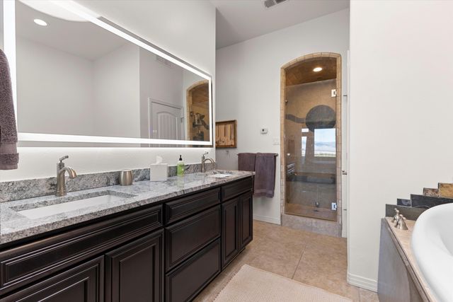 1632 Cliffside Drive NW, Albuquerque, NM 87105