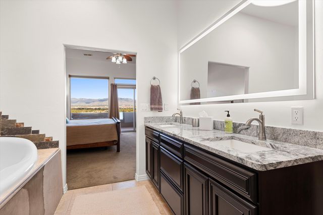 1632 Cliffside Drive NW, Albuquerque, NM 87105