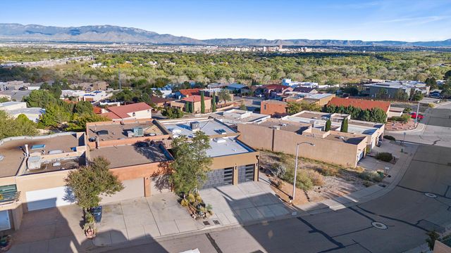 1632 Cliffside Drive NW, Albuquerque, NM 87105