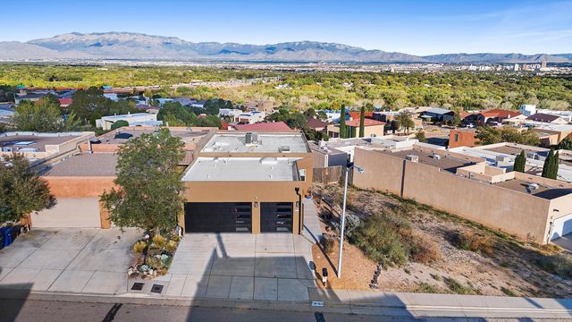 1632 Cliffside Drive NW, Albuquerque, NM 87105
