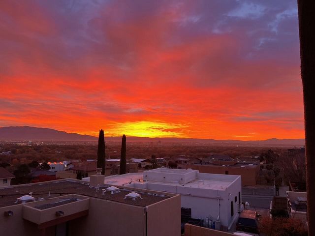 1632 Cliffside Drive NW, Albuquerque, NM 87105