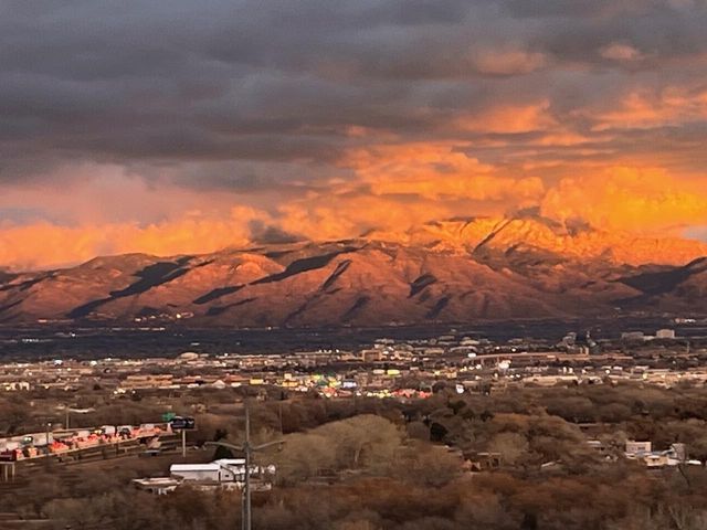 1632 Cliffside Drive NW, Albuquerque, NM 87105