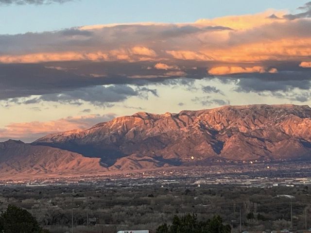 1632 Cliffside Drive NW, Albuquerque, NM 87105