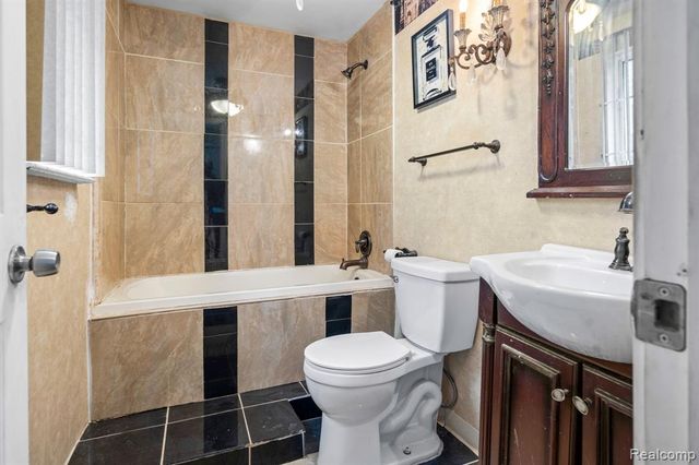 29249 Everett Street, Southfield, MI 48076