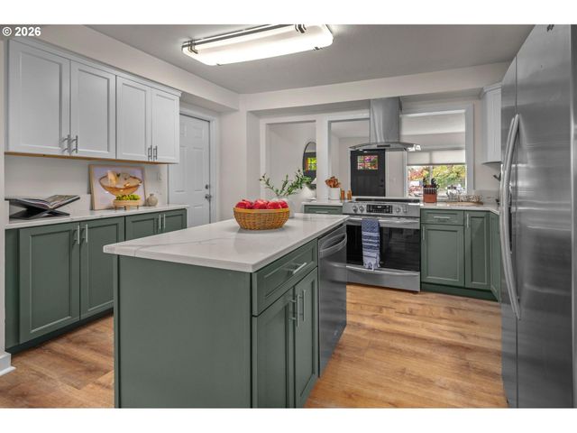 7725 Se MARKET St, Portland, OR 97215