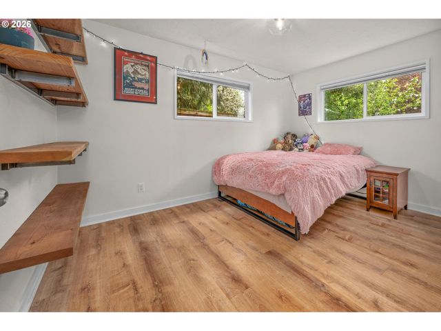 7725 Se MARKET St, Portland, OR 97215