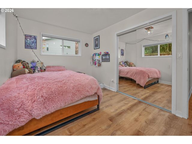 7725 Se MARKET St, Portland, OR 97215