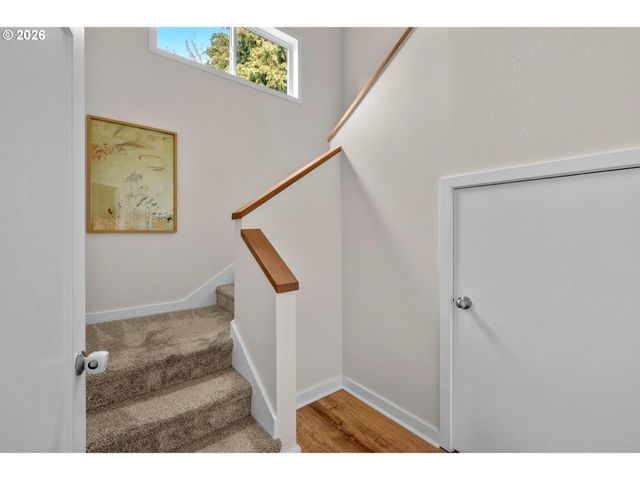 7725 Se MARKET St, Portland, OR 97215