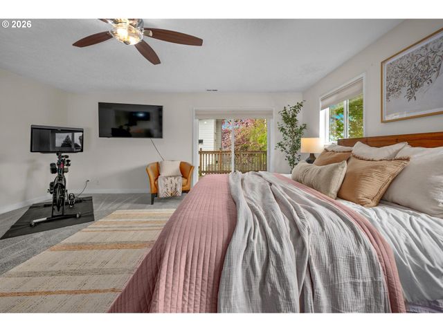 7725 Se MARKET St, Portland, OR 97215