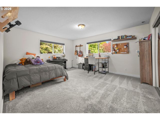 7725 Se MARKET St, Portland, OR 97215