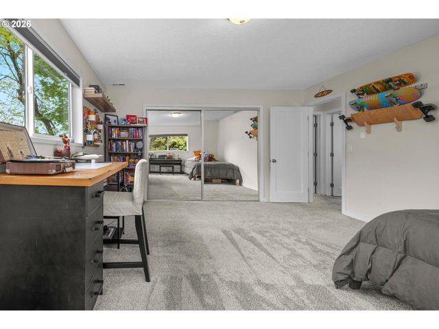 7725 Se MARKET St, Portland, OR 97215